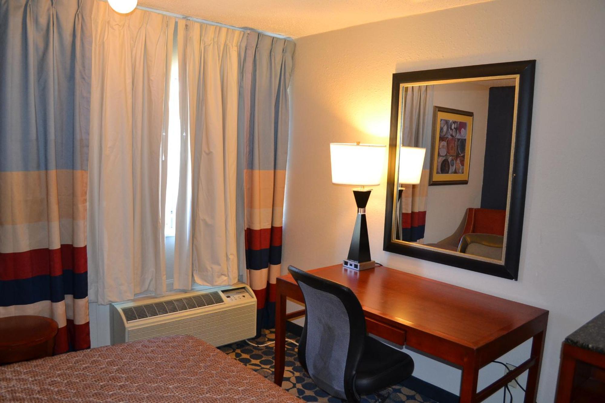 Dayspring Extended Stay Greensboro Exterior photo