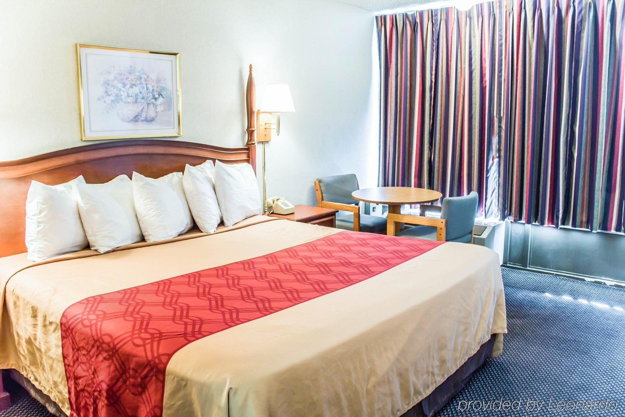 Dayspring Extended Stay Greensboro Exterior photo