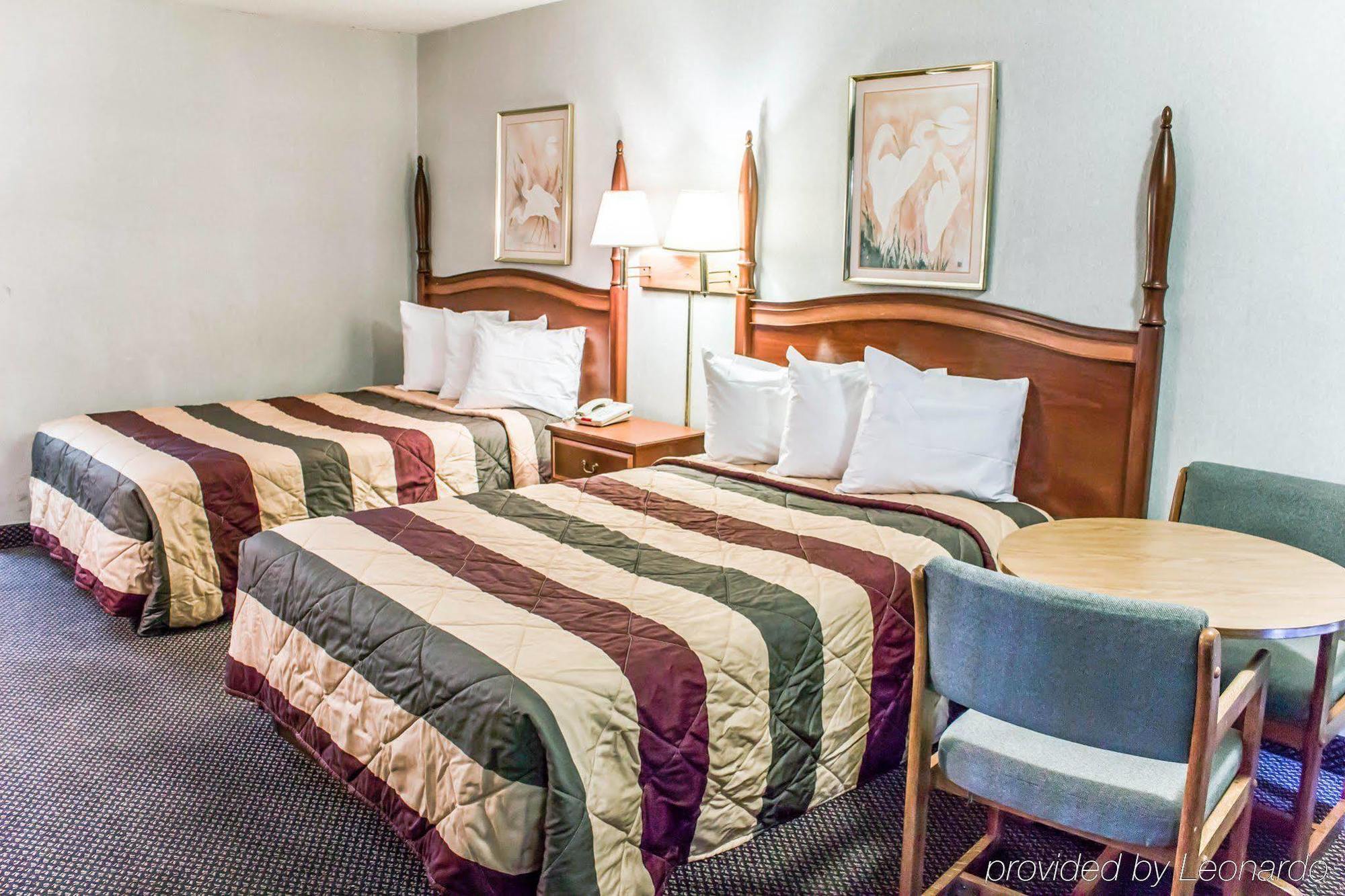 Dayspring Extended Stay Greensboro Exterior photo