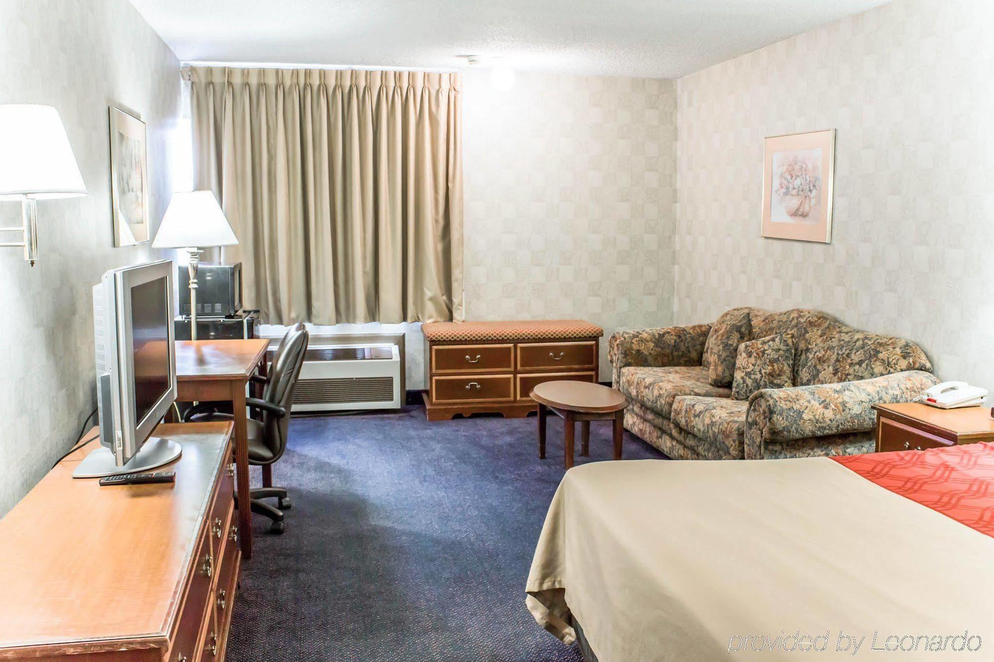 Dayspring Extended Stay Greensboro Exterior photo