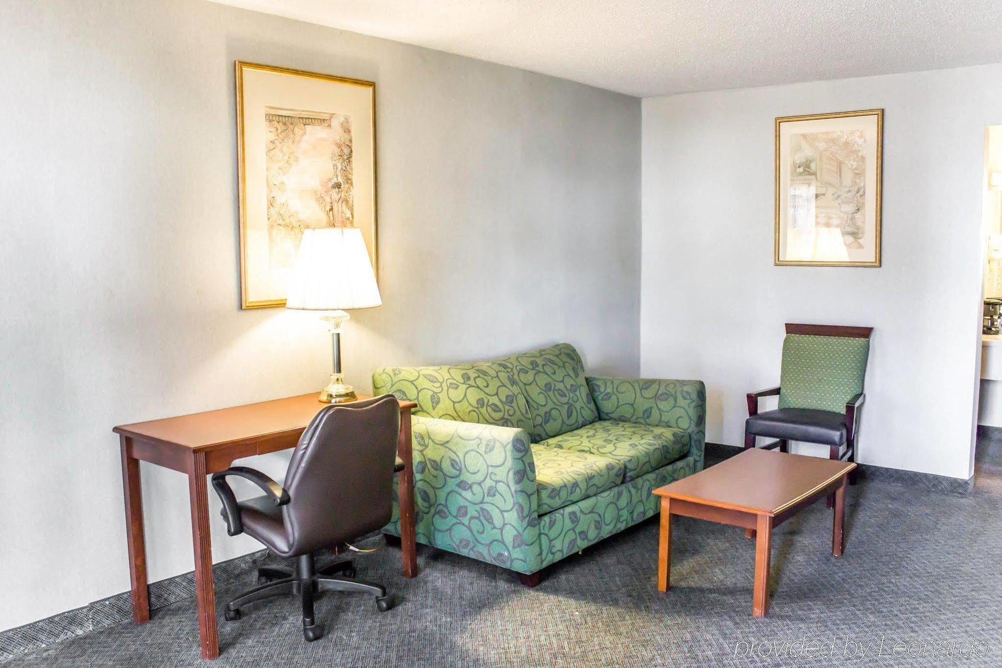 Dayspring Extended Stay Greensboro Exterior photo