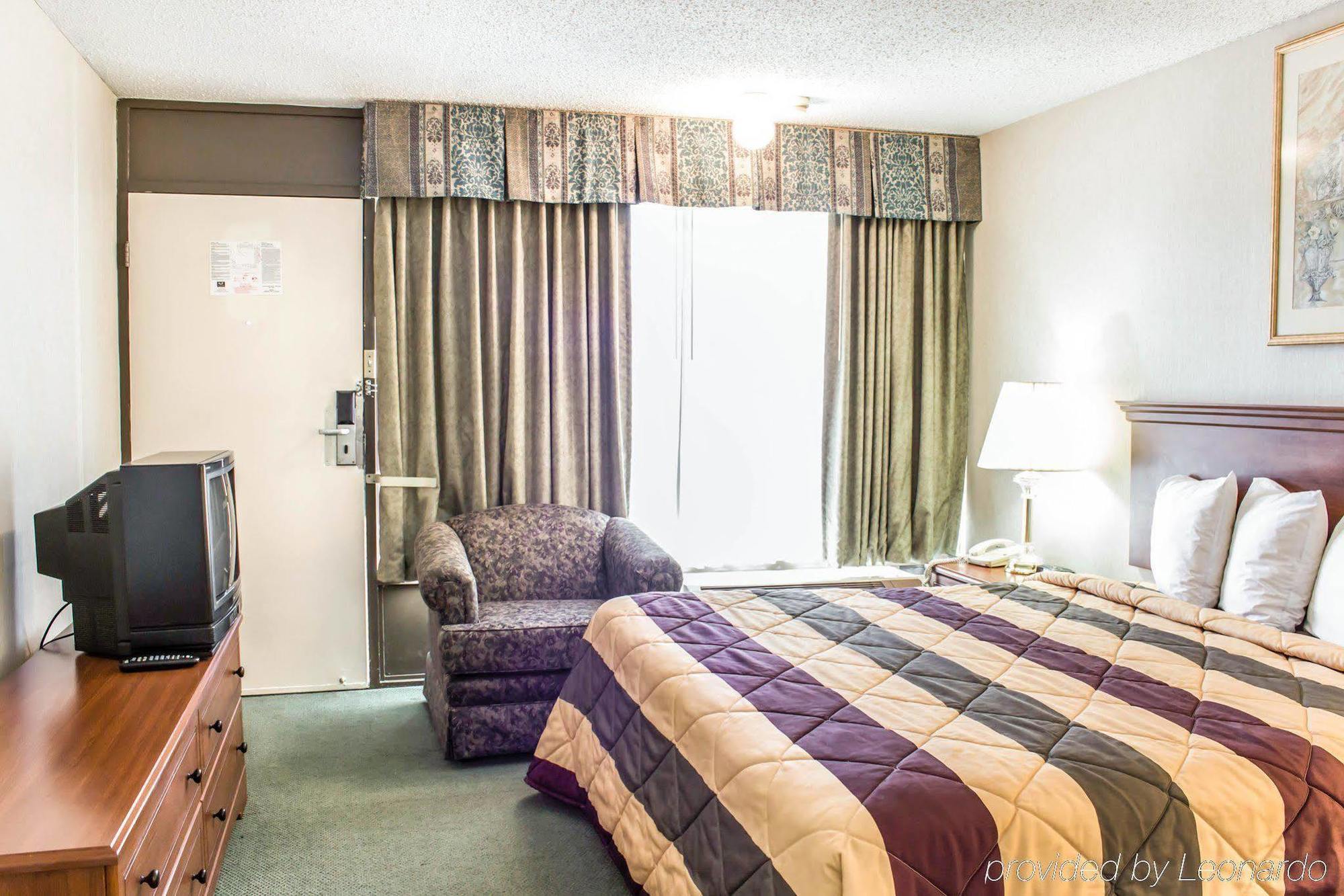 Dayspring Extended Stay Greensboro Exterior photo